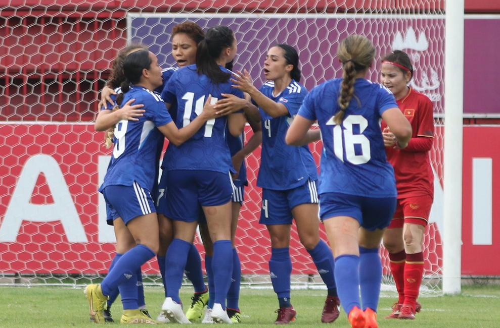 Thua Philippines 1-2, tuyển nữ Việt Nam vẫn giành quyền vào bán kết