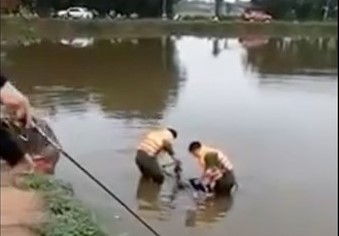 Phát hiện thi thể thiếu nữ 16 tuổi dưới hồ câu