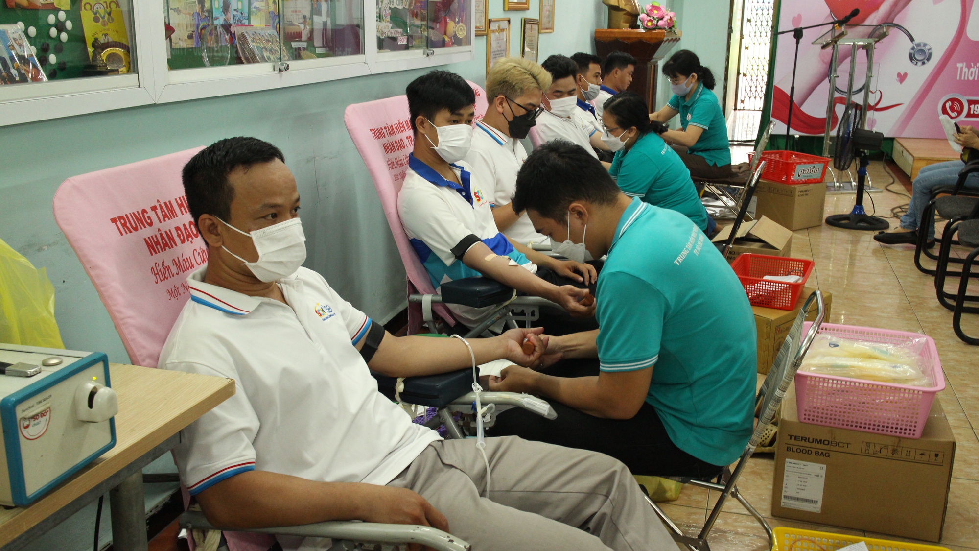 Hơn 500 đoàn viên tham gia hiến máu cứu người