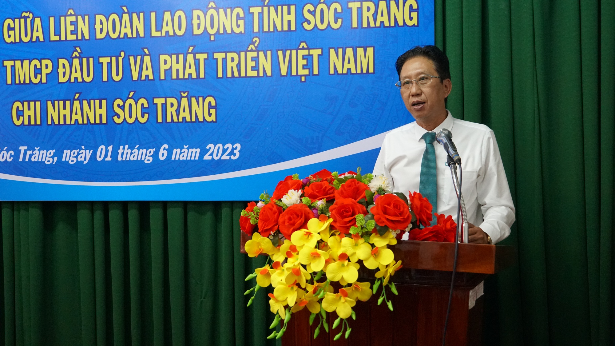 C&ocirc;ng đo&agrave;n S&oacute;c Trăng v&agrave; BIDV k&yacute; kết quy chế phối hợp - Ảnh 1.