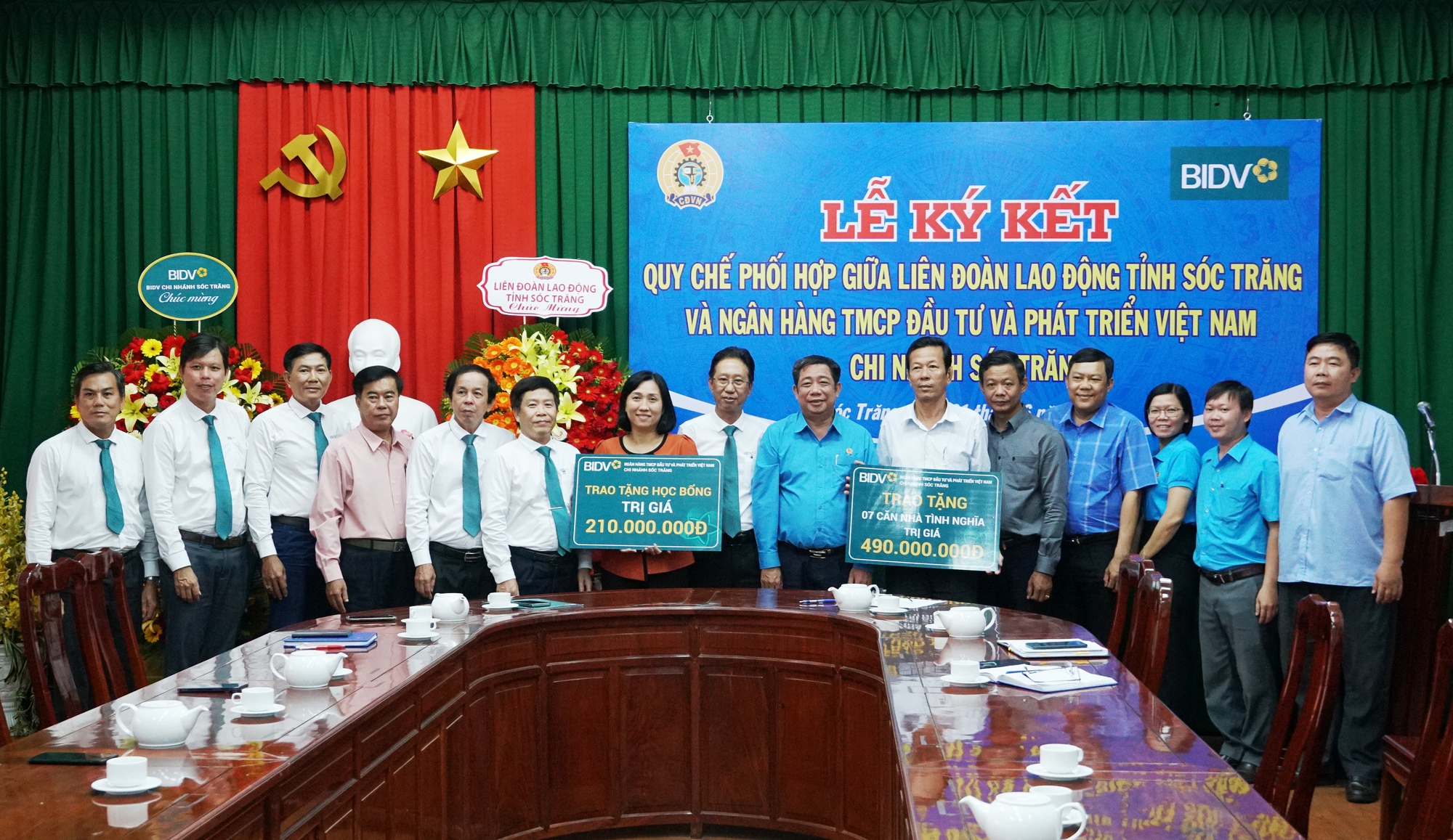 C&ocirc;ng đo&agrave;n S&oacute;c Trăng v&agrave; BIDV k&yacute; kết quy chế phối hợp - Ảnh 5.