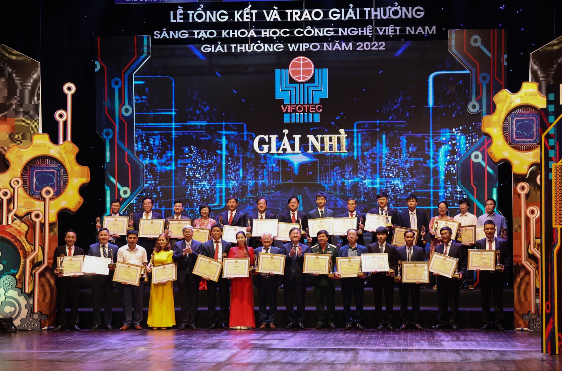 EVNCPC c&oacute; 4 c&ocirc;ng tr&igrave;nh đạt Giải thưởng S&aacute;ng tạo Khoa học C&ocirc;ng nghệ Việt Nam năm 2022 - Ảnh 6.