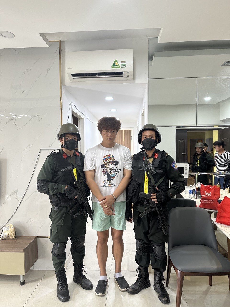 C&ocirc;ng an TP HCM bắt 3 người bị Interpol truy n&atilde; đỏ - Ảnh 2.