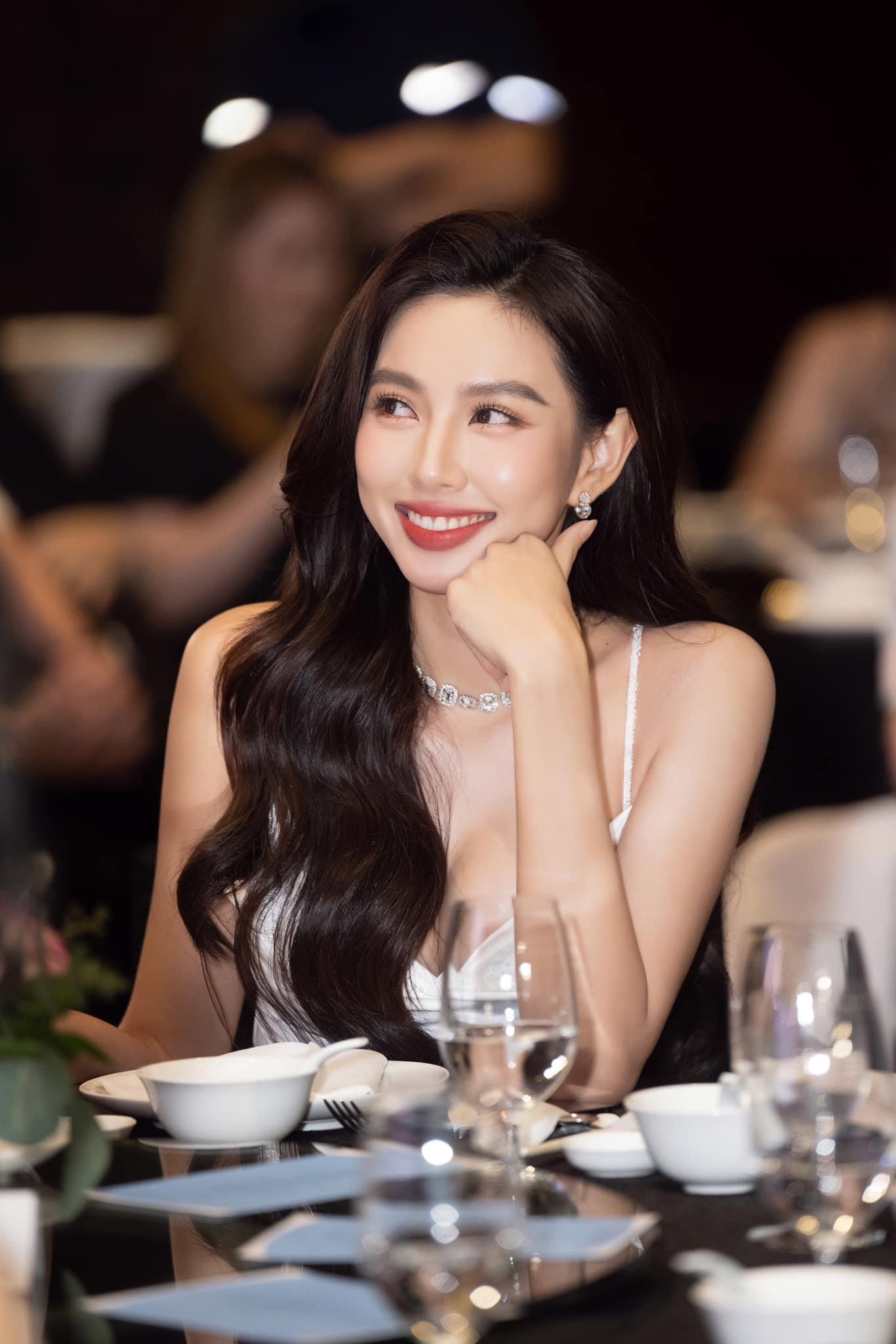 Thắng vụ kiện tiền tỉ, hoa hậu Th&ugrave;y Ti&ecirc;n n&oacute;i g&igrave;? - Ảnh 1.