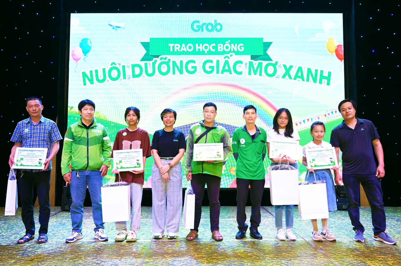 Grab tri ân đối tác và gia đình nhân dịp 1-6