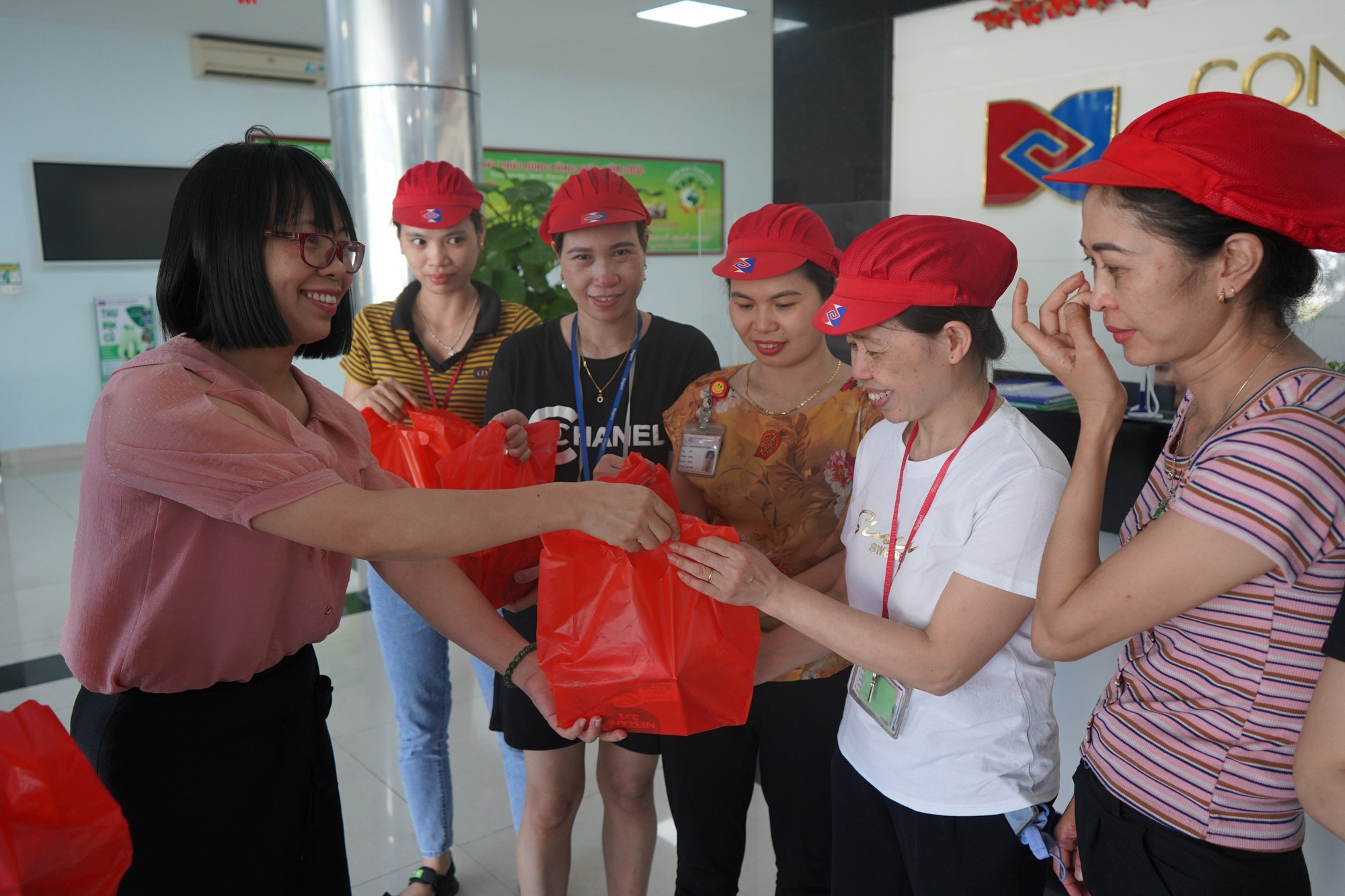 Nestlé Việt Nam hỗ trợ người lao động có hoàn cảnh khó khăn