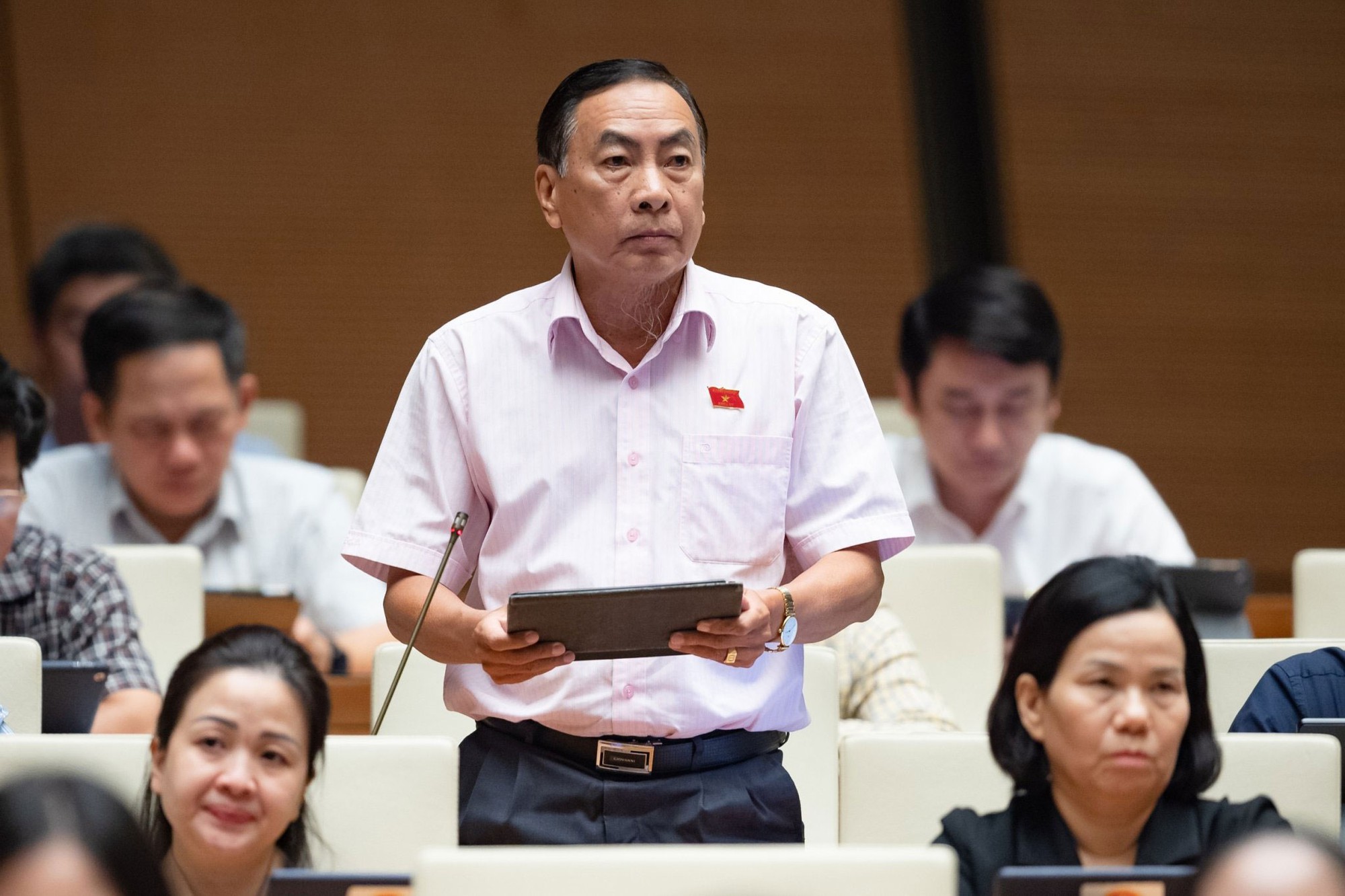 Ngăn sở hữu chéo, thao túng ngân hàng