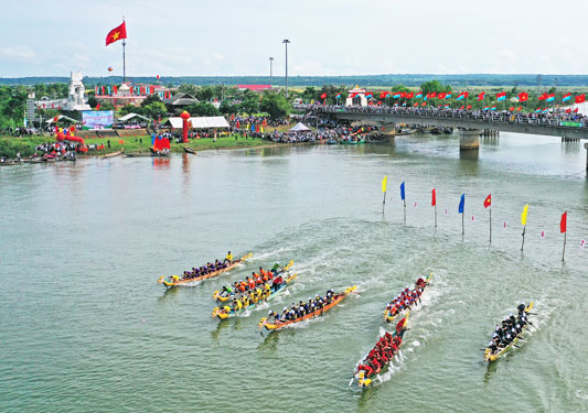 CUỘC THI ẢNH THI&Ecirc;NG LI&Ecirc;NG CỜ TỔ QUỐC: Trong sắc thắm m&agrave;u cờ - Ảnh 6.