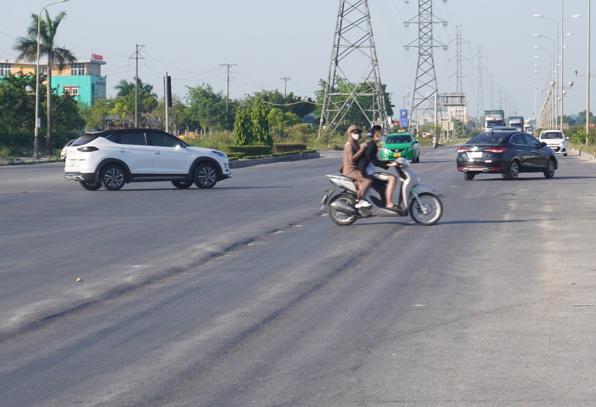 Ớn lạnh những con lươn, sống trâu trên tuyến đường BOT tránh TP Thanh Hóa - Ảnh 12.
