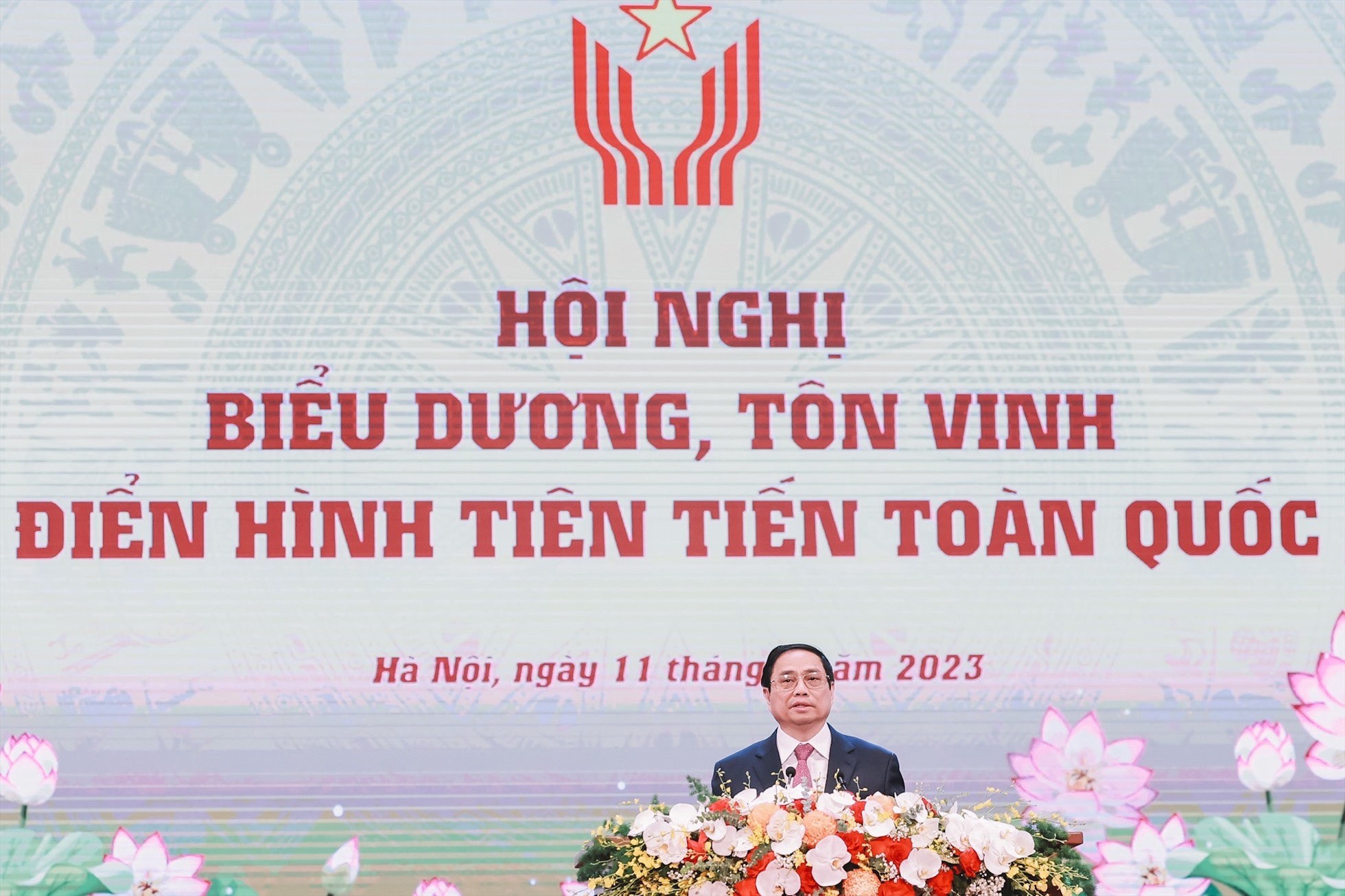 Thủ tướng Phạm Minh Chính: Những điển hình tiên tiến đều toả sáng tinh thần yêu nước