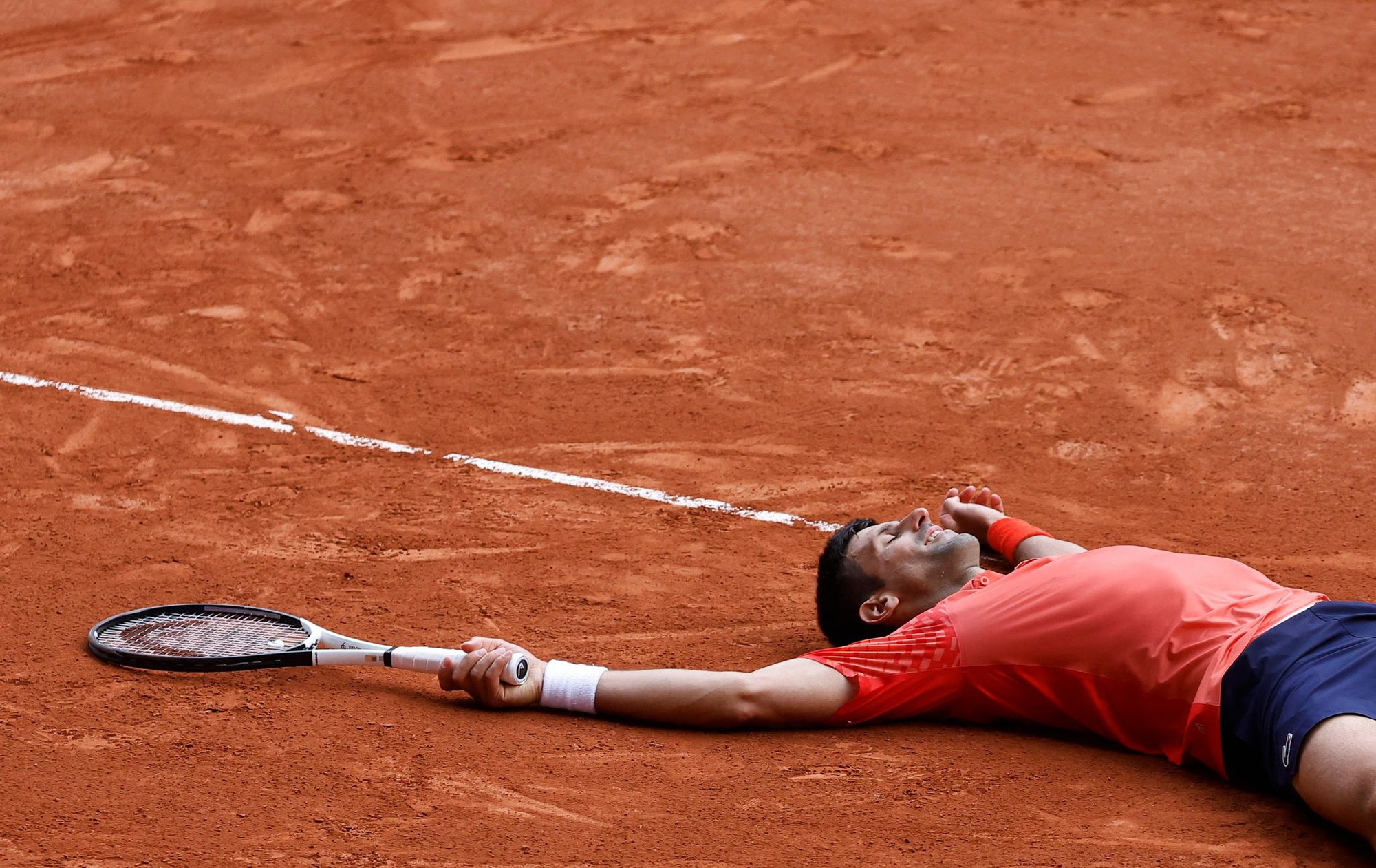 V&ocirc; địch Roland Garros 2023, Djokovic vượt Nadal lập 2 kỷ lục mới - Ảnh 8.