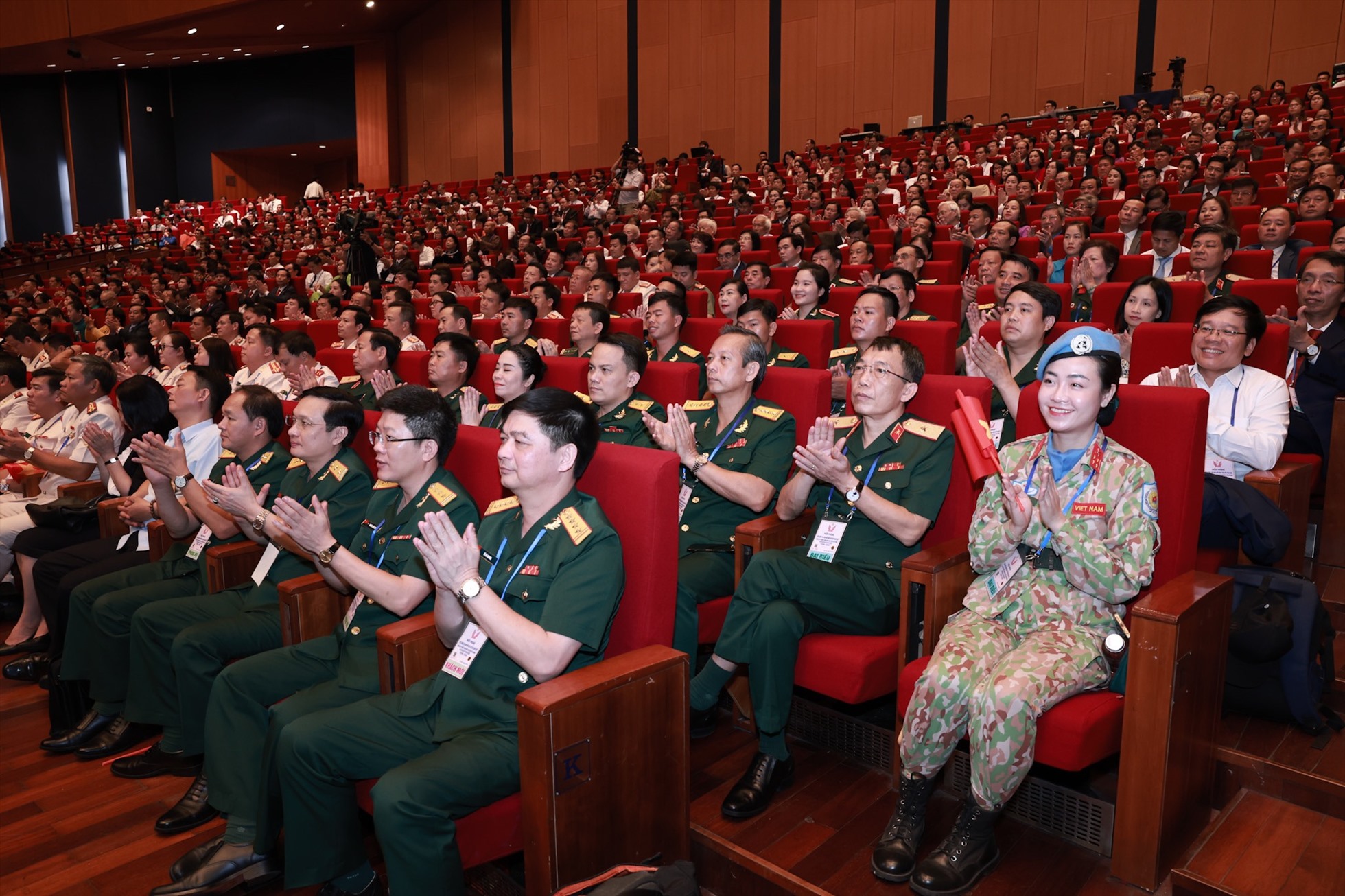 Thủ tướng Phạm Minh Ch&iacute;nh: Những điển h&igrave;nh ti&ecirc;n tiến đều toả s&aacute;ng tinh thần y&ecirc;u nước  - Ảnh 3.