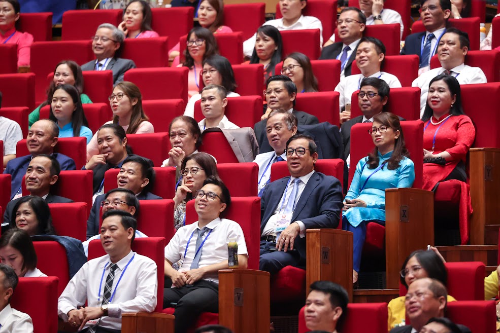Thủ tướng Phạm Minh Ch&iacute;nh: Những điển h&igrave;nh ti&ecirc;n tiến đều toả s&aacute;ng tinh thần y&ecirc;u nước  - Ảnh 4.