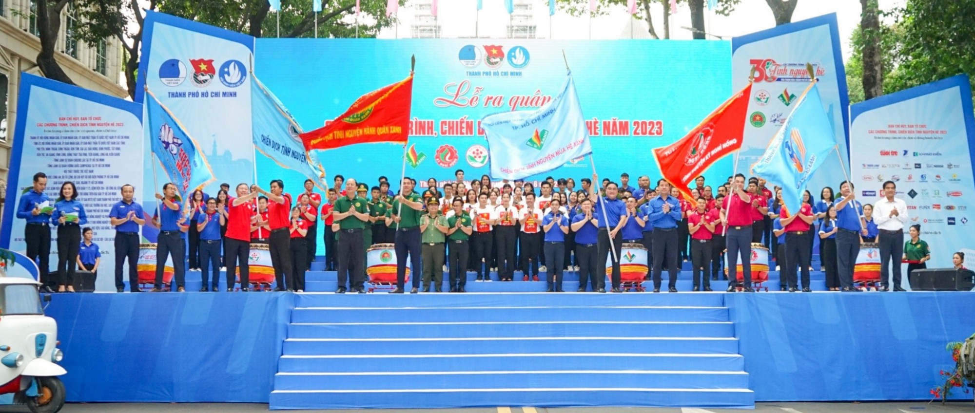 30 năm viết nên những câu chuyện đẹp