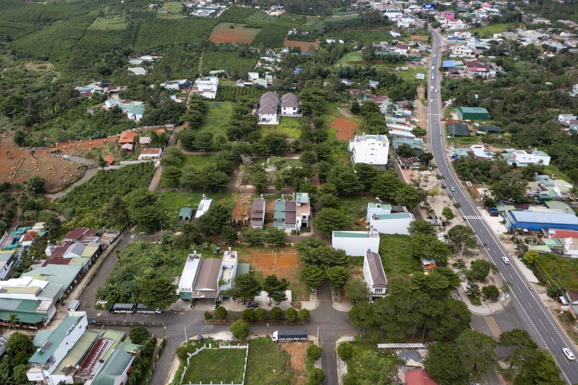 Xử l&yacute; 54 l&ocirc; đất ở Bảo Lộc: N&oacute;ng ruột đợi ng&agrave;y gỡ phong tỏa