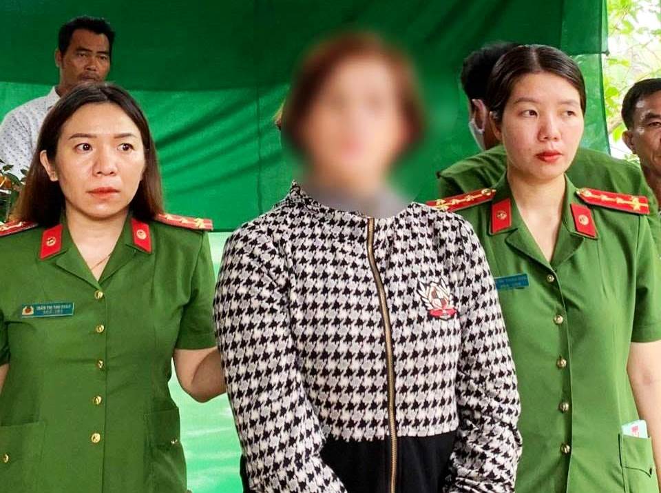 "Nữ quái" dựng chuyện bán cục trầm 1 tỉ USD để lừa đảo