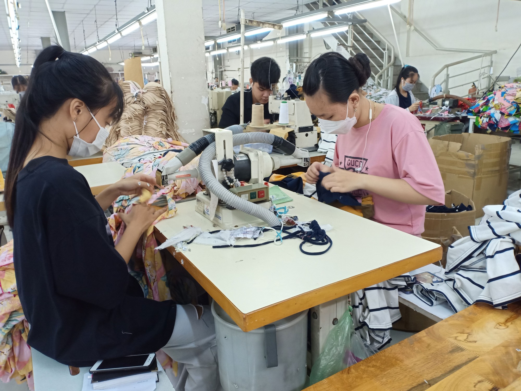 Giữ ph&uacute;c lợi cho người lao động - Ảnh 2.