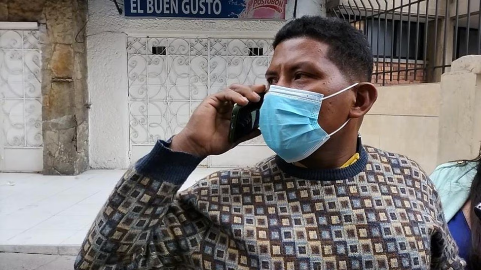 Vụ ph&eacute;p mầu Colombia: Mẹ 4 đứa trẻ sống th&ecirc;m 4 ng&agrave;y sau khi m&aacute;y bay rơi - Ảnh 1.