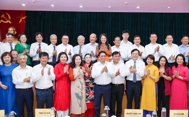 Thủ tướng: B&aacute;o ch&iacute; phải lấy c&aacute;i đẹp dẹp c&aacute;i xấu, lấy t&iacute;ch cực đẩy l&ugrave;i ti&ecirc;u cực - Ảnh 4.