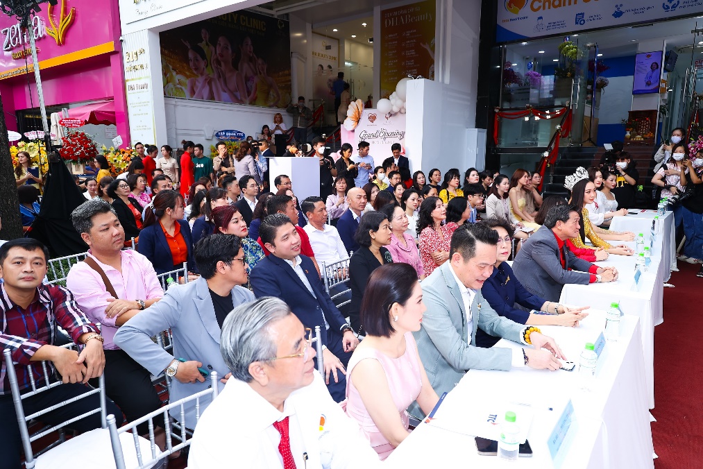 DHA Healthcare Clinic v&agrave; DHA Beauty Clinic ch&iacute;nh thức khai trương - Ảnh 4.