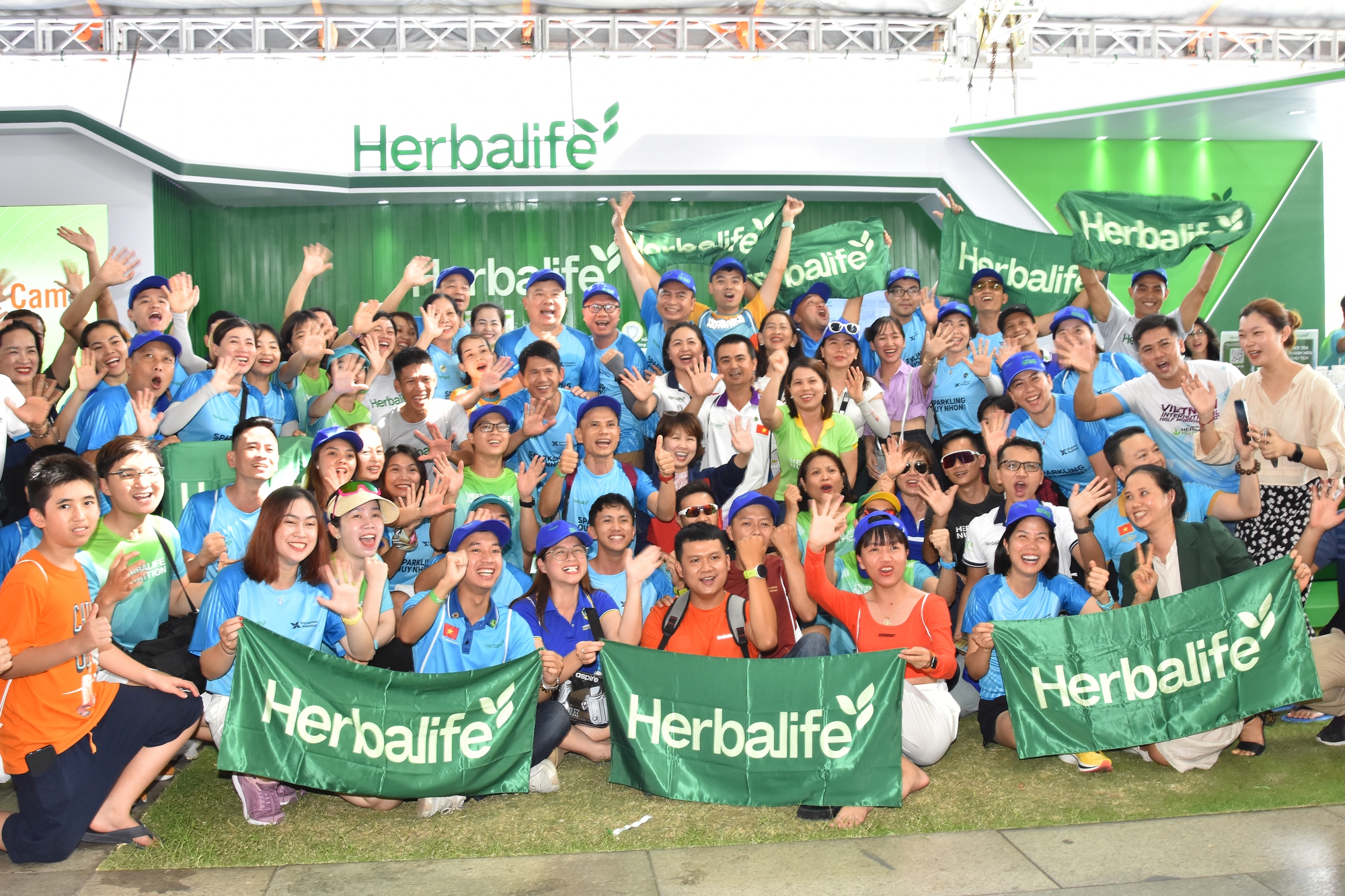 Herbalife Việt Nam tài trợ dinh dưỡng cho VnExpress Marathon Sparkling Quy Nhơn 2023