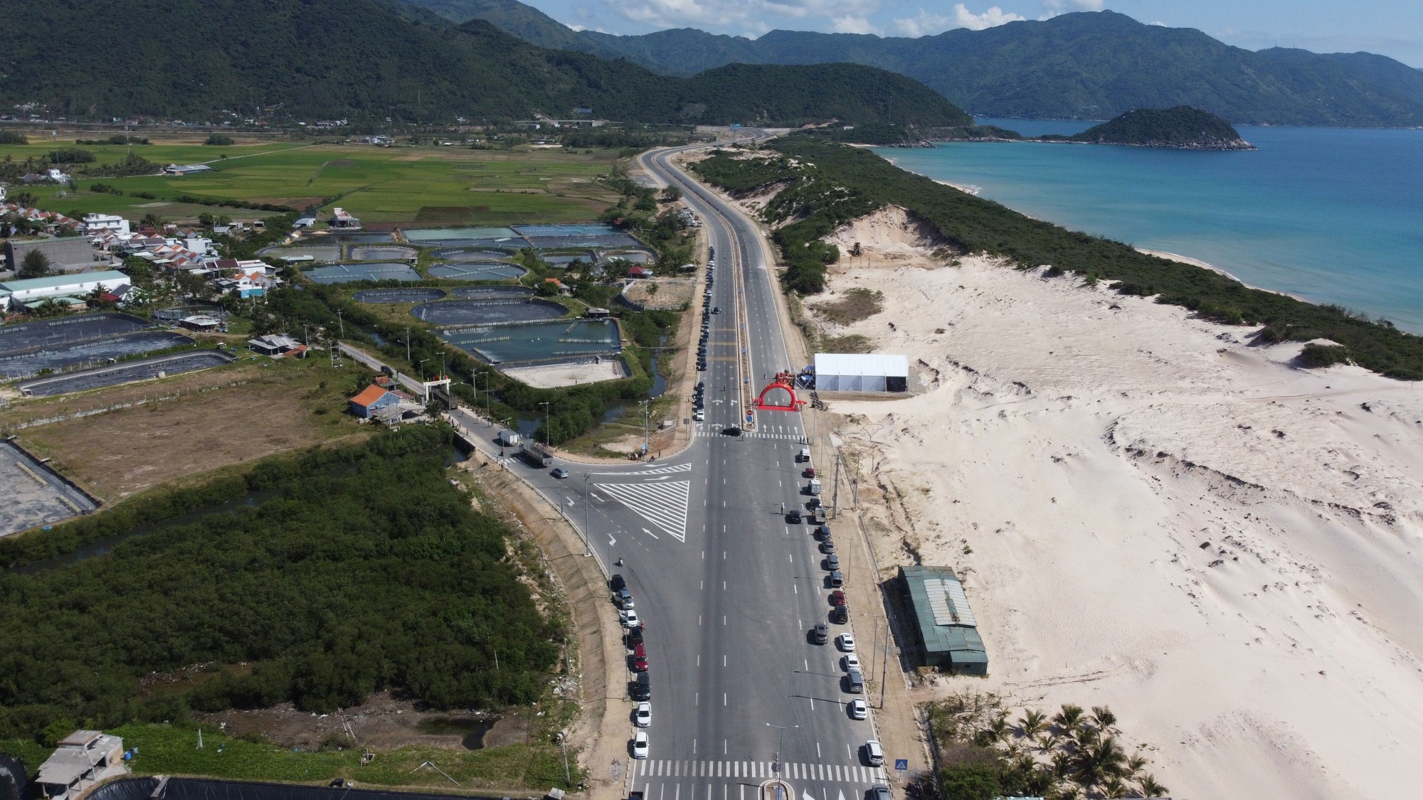 Đầu tư mạnh vào Vân Phong