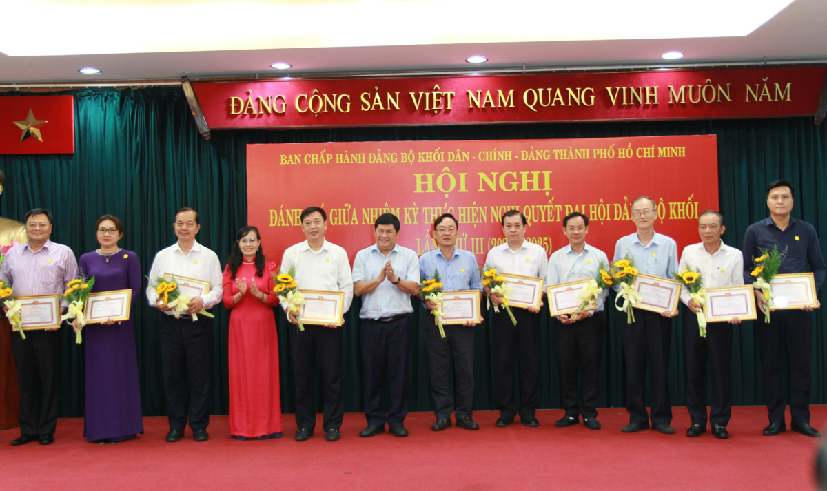 Nâng cao năng lực lãnh đạo, sức chiến đấu trong Đảng - Ảnh 3.