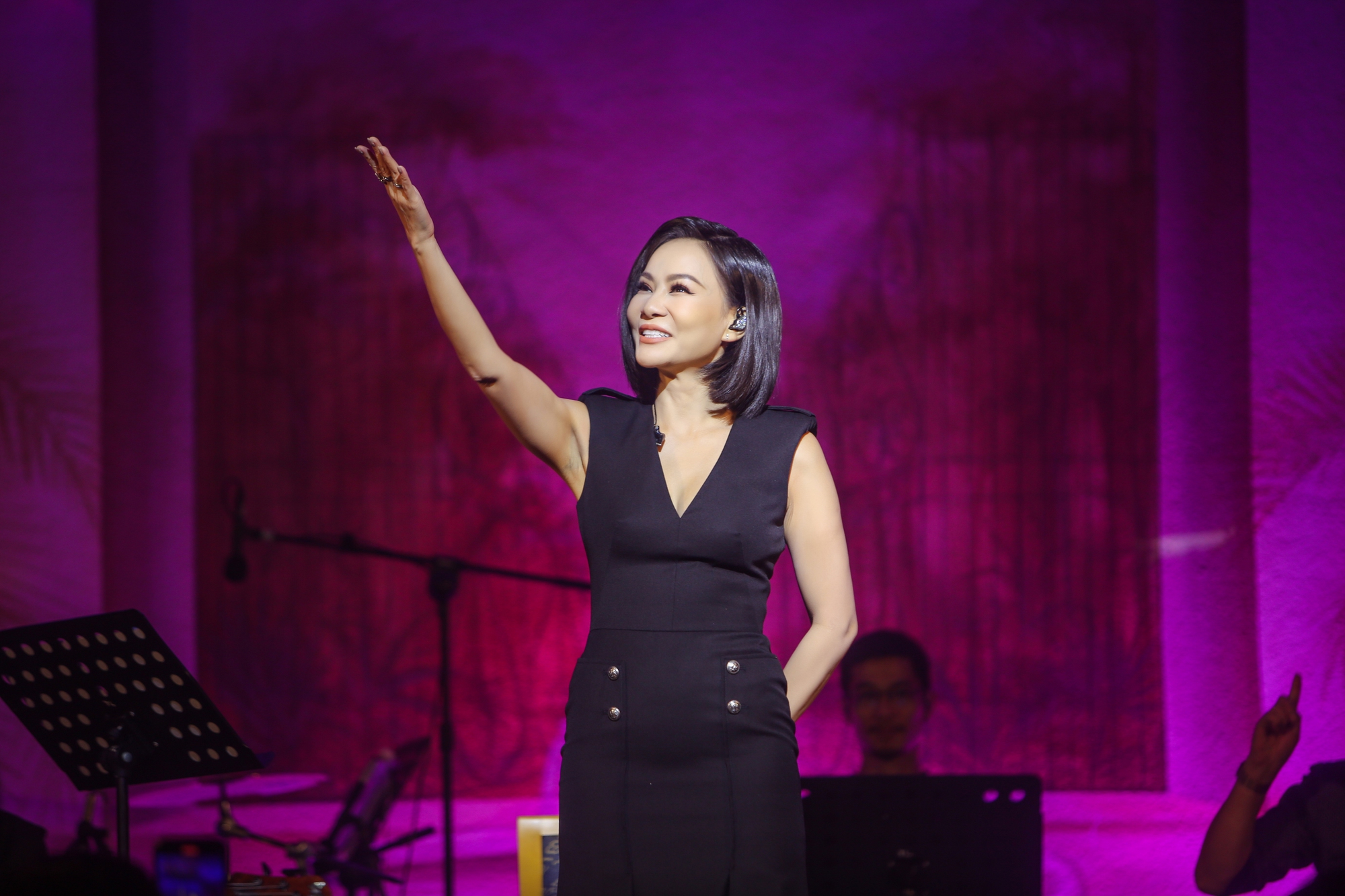Thu Minh tái xuất trong vài trò host - Ảnh 1.