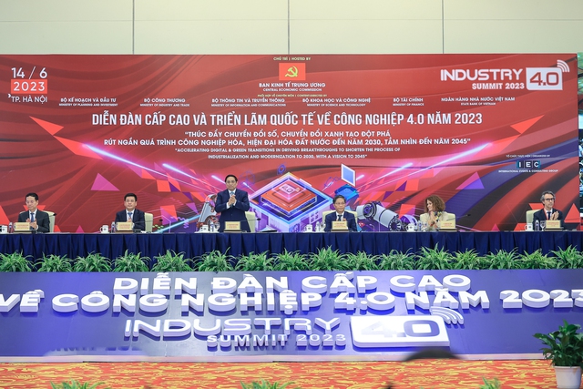Thủ tướng: Chuyển đổi số phải mang lại kết quả thực chất, thiết thực - Ảnh 4.