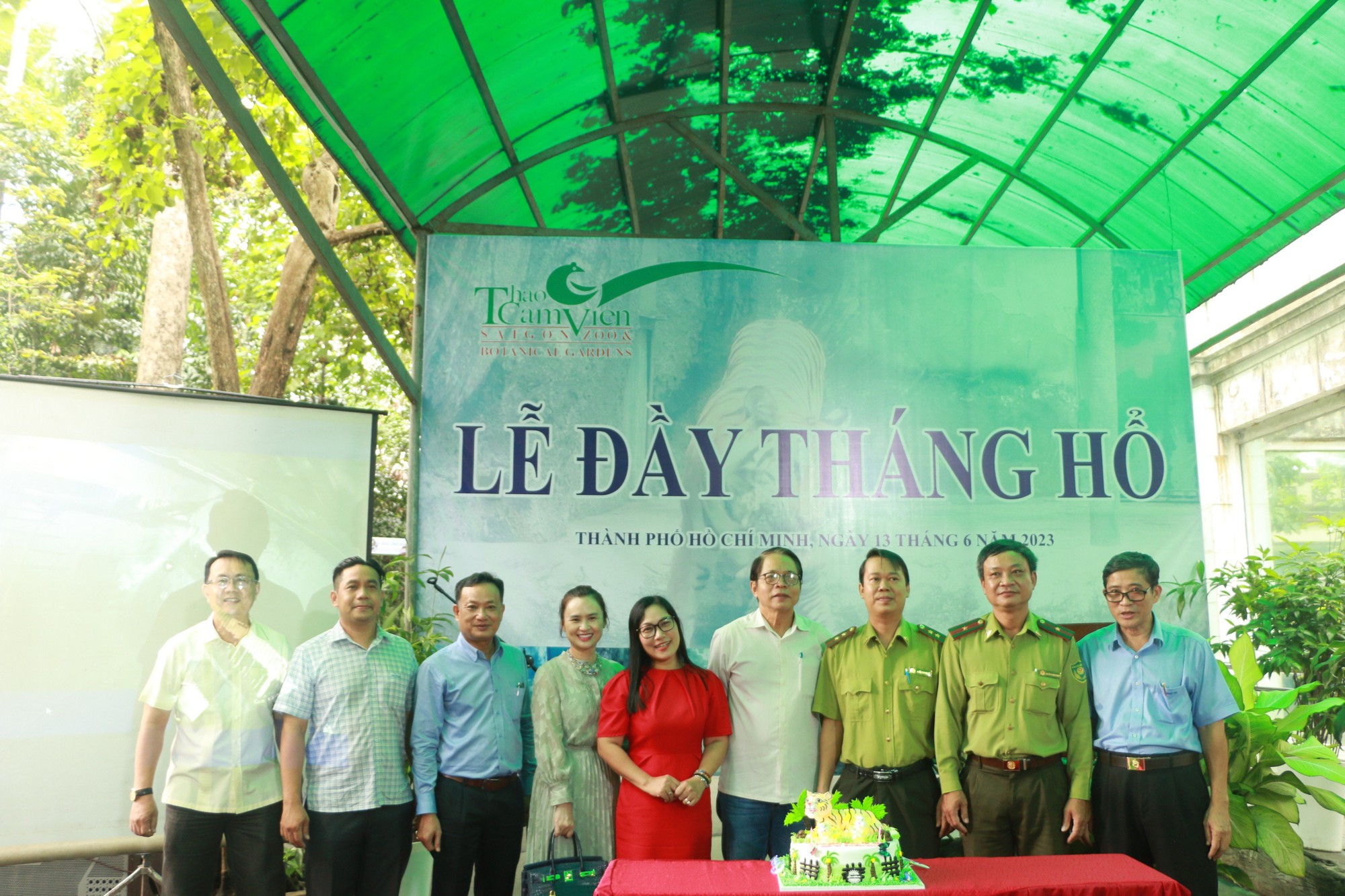 Thảo Cầm Vi&ecirc;n S&agrave;i G&ograve;n l&agrave;m đầy th&aacute;ng cho 2 con hổ  - Ảnh 5.