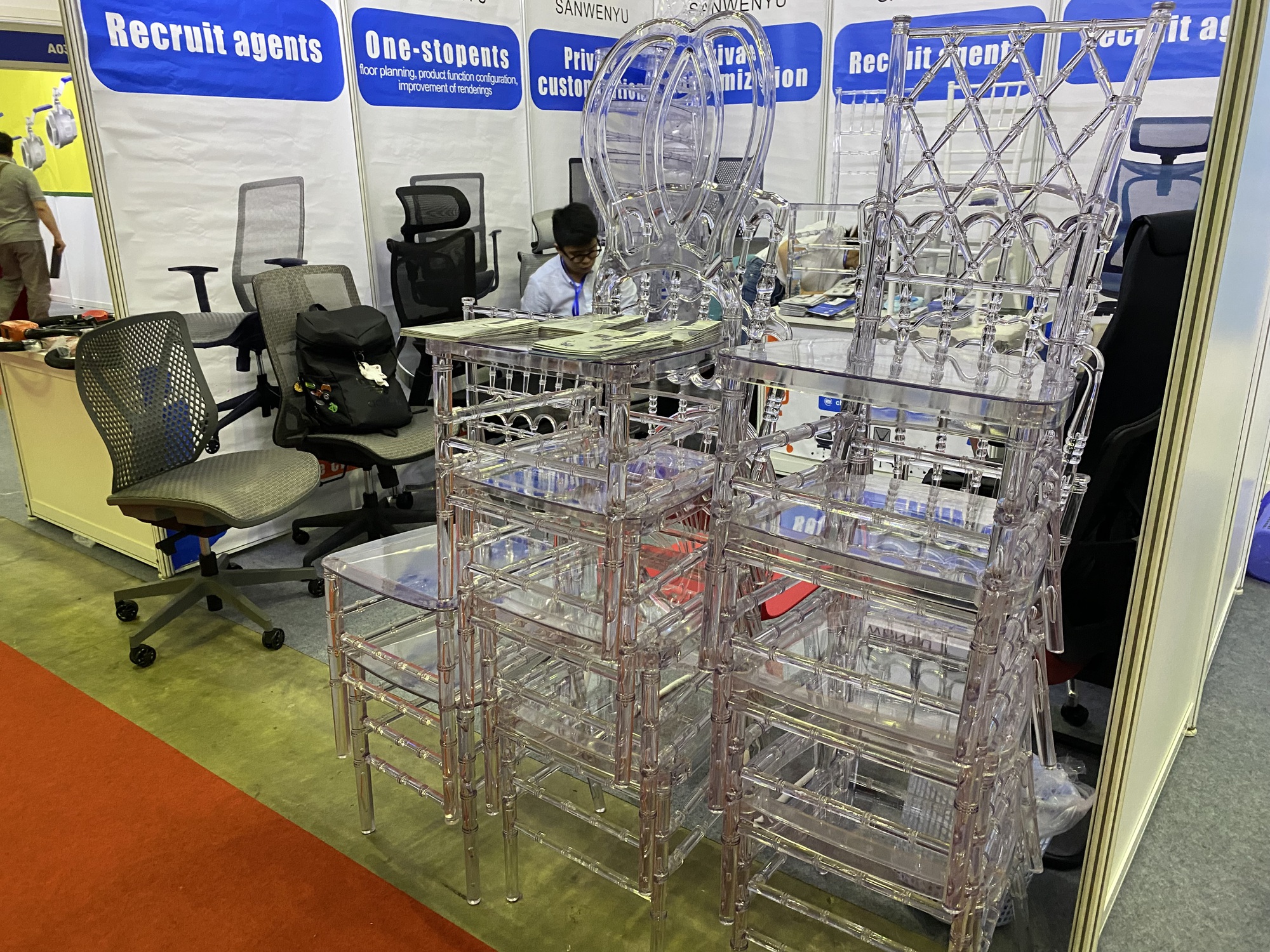 H&agrave;ng trăm nh&agrave; sản xuất đồ gia dụng Trung Quốc sang TP HCM ch&agrave;o h&agrave;ng - Ảnh 3.
