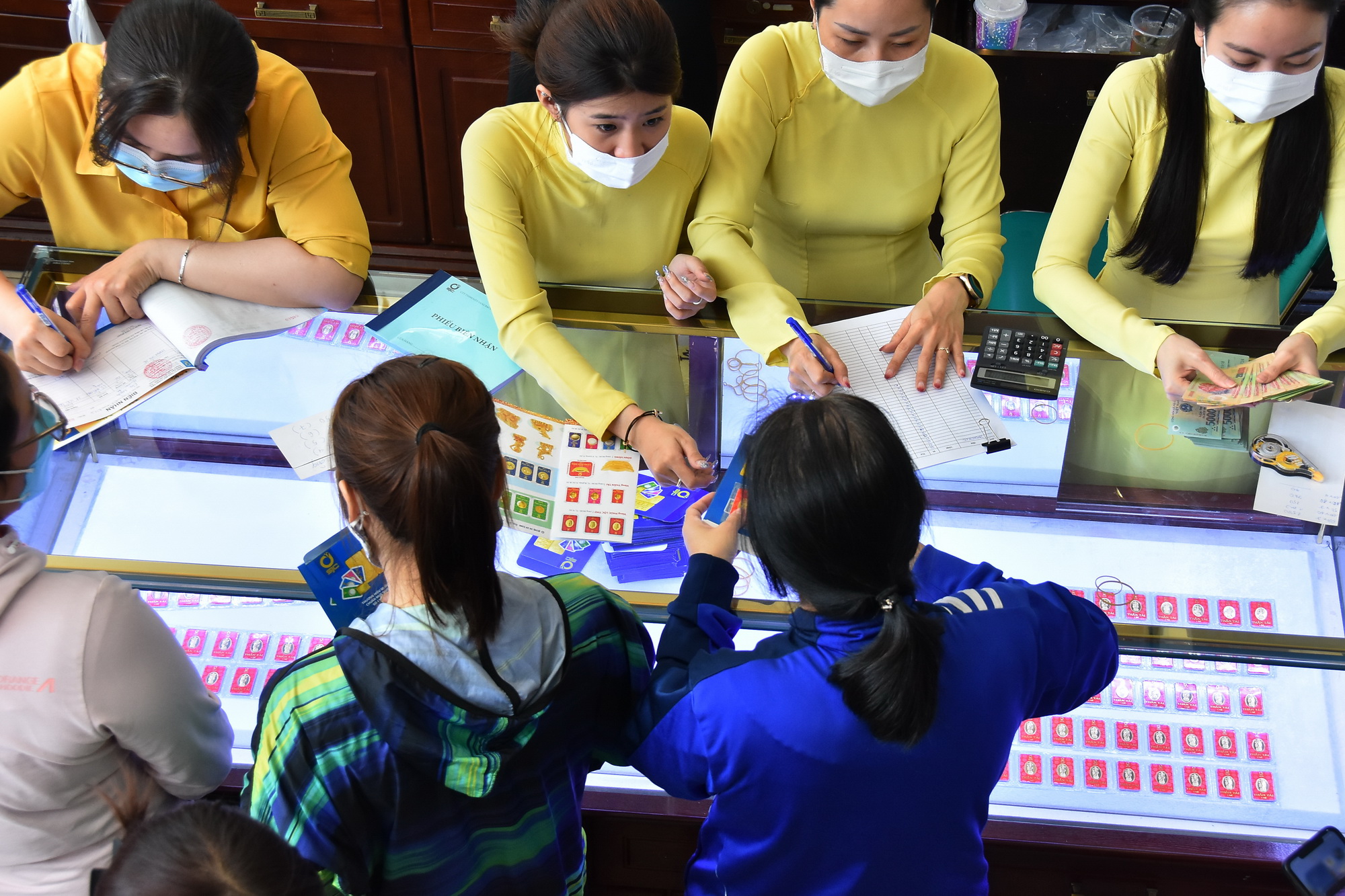 Gi&aacute; v&agrave;ng h&ocirc;m nay 16-6: Tăng dữ dội