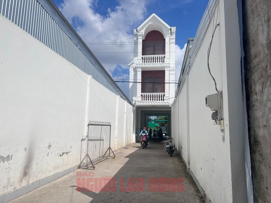Thực hư căn nh&agrave; c&oacute; lối đi kỳ lạ ở TP Cần Thơ - Ảnh 2.