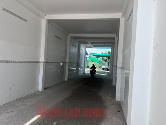 Thực hư căn nh&agrave; c&oacute; lối đi kỳ lạ ở TP Cần Thơ - Ảnh 8.