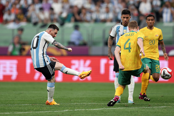 Messi ghi b&agrave;n sau 80 gi&acirc;y, đốn tim người h&acirc;m mộ Bắc Kinh - Ảnh 5.