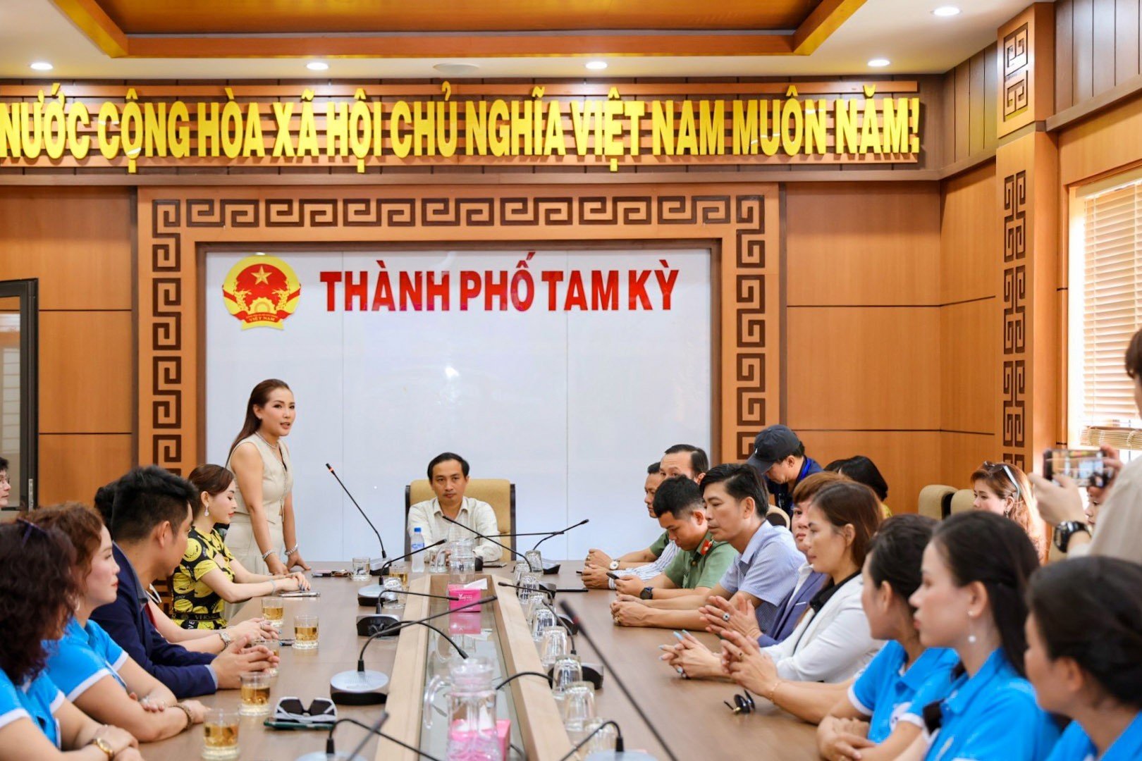Hoa hậu Doanh nhân Biển diện kiến lãnh đạo TP Tam Kỳ