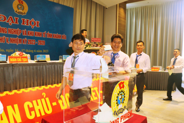 C&ocirc;ng đo&agrave;n KCN Kh&aacute;nh H&ograve;a tăng cường c&ocirc;ng t&aacute;c chăm lo người lao động - Ảnh 2.