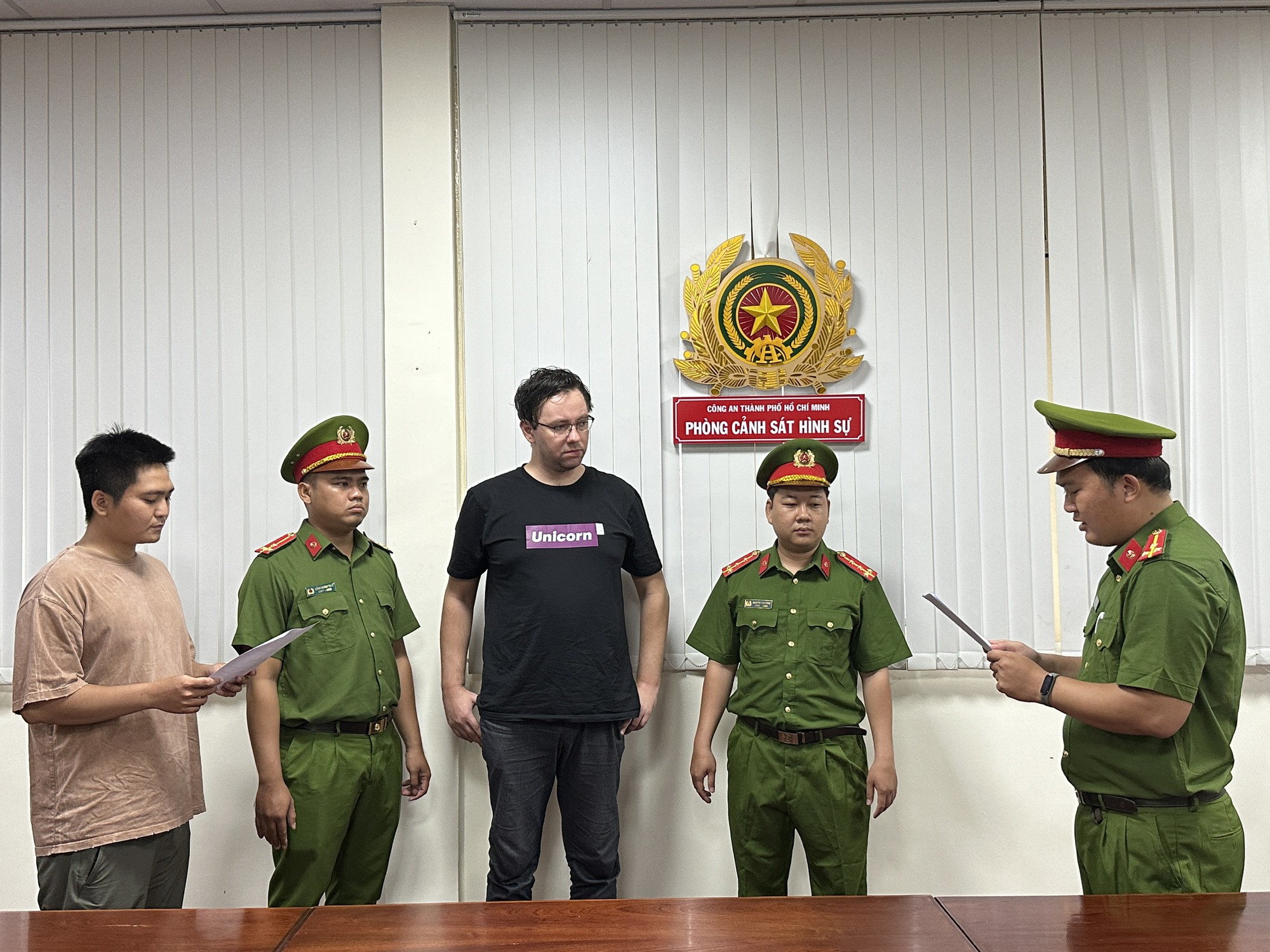 Ông trùm người Đông Âu điều hành đường dây cho vay "cắt cổ" khai gì?