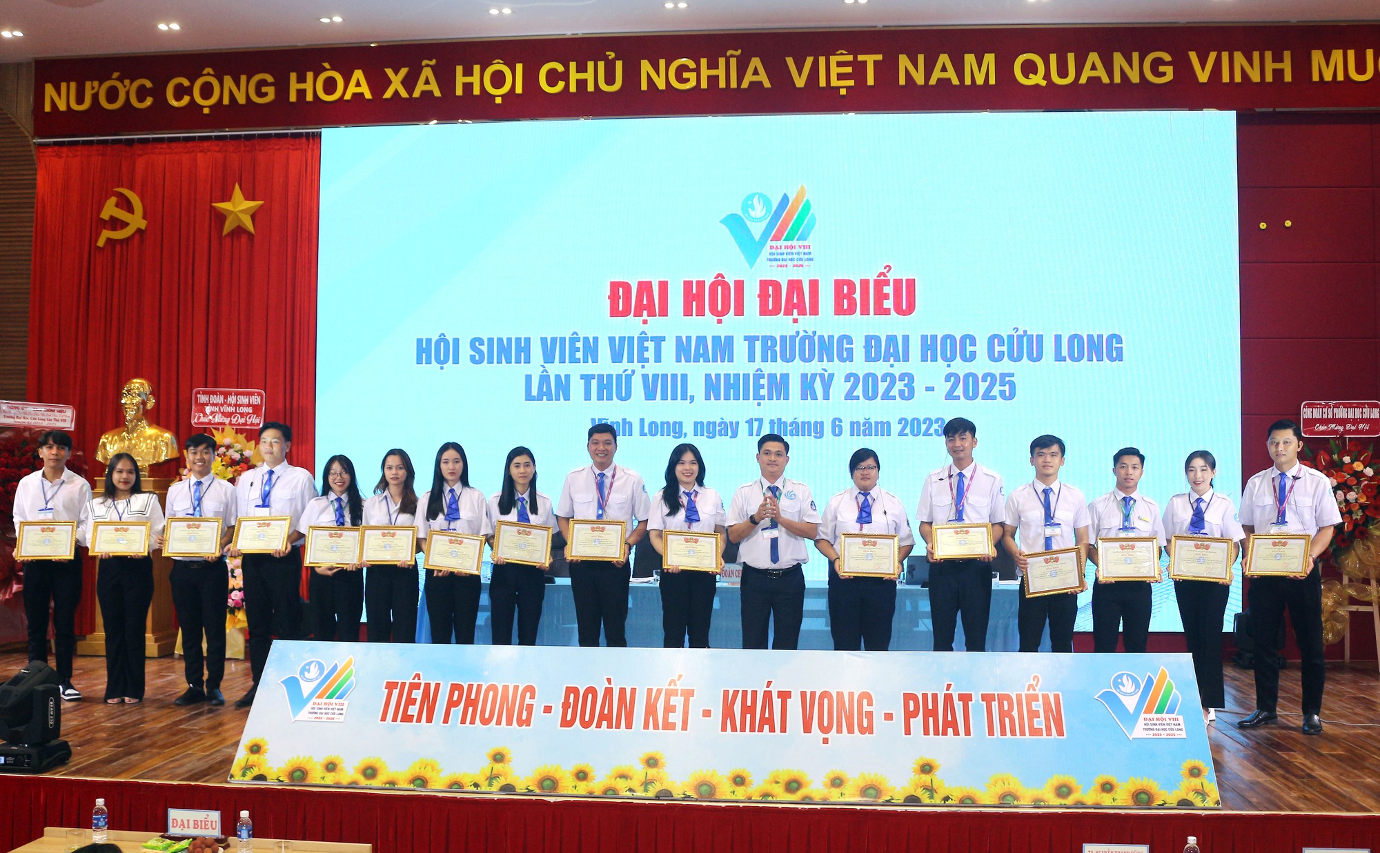 Đại hội đại biểu Hội Sinh viên Trường ĐH Cửu Long thành công tốt đẹp