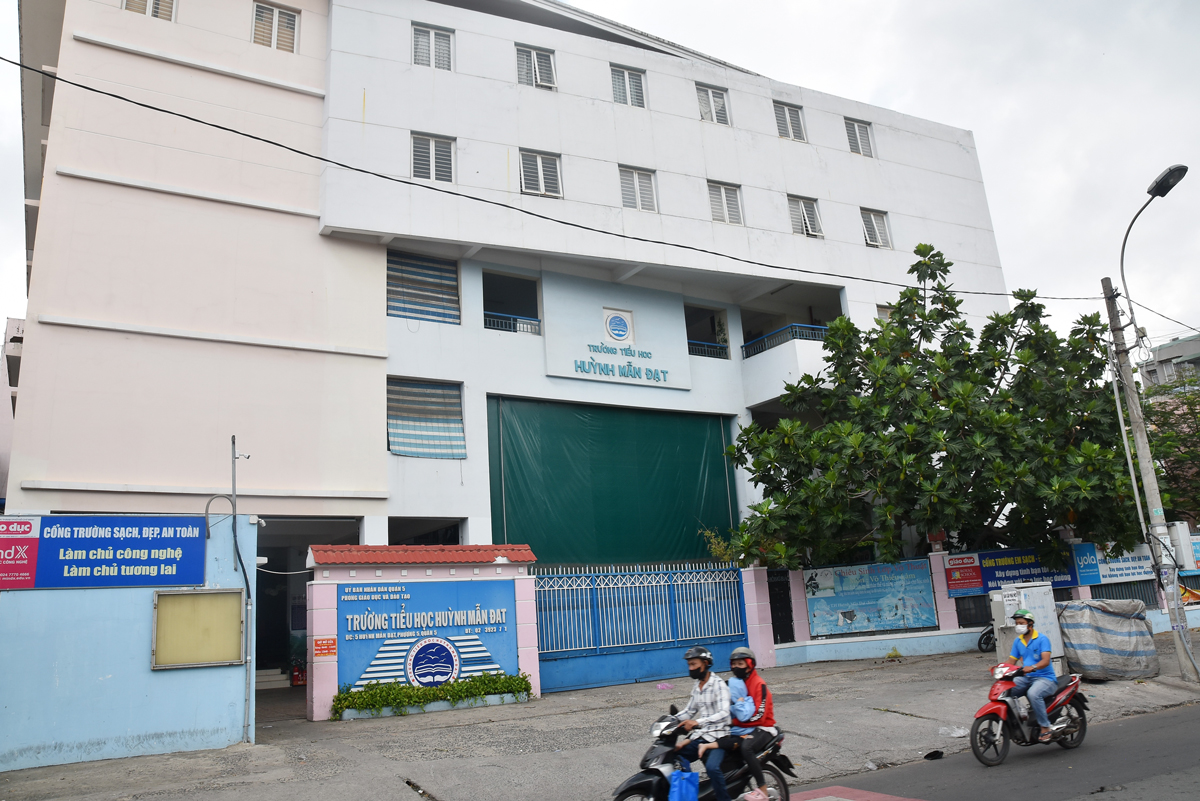 Những người làm hoa cho đất: Huỳnh Mẫn Đạt: Rạng ngời thi ca yêu nước