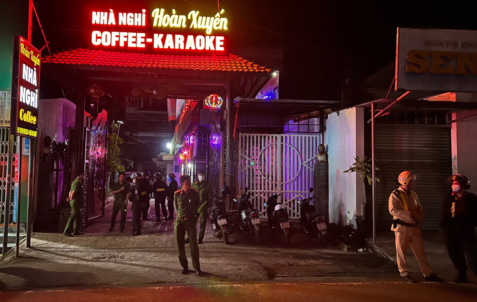 Hoàn Xuyến làm du lịch không phép trong lòng hồ thủy điện: Được đền bù xong rồi quay lại chiếm đất? - Ảnh 3.