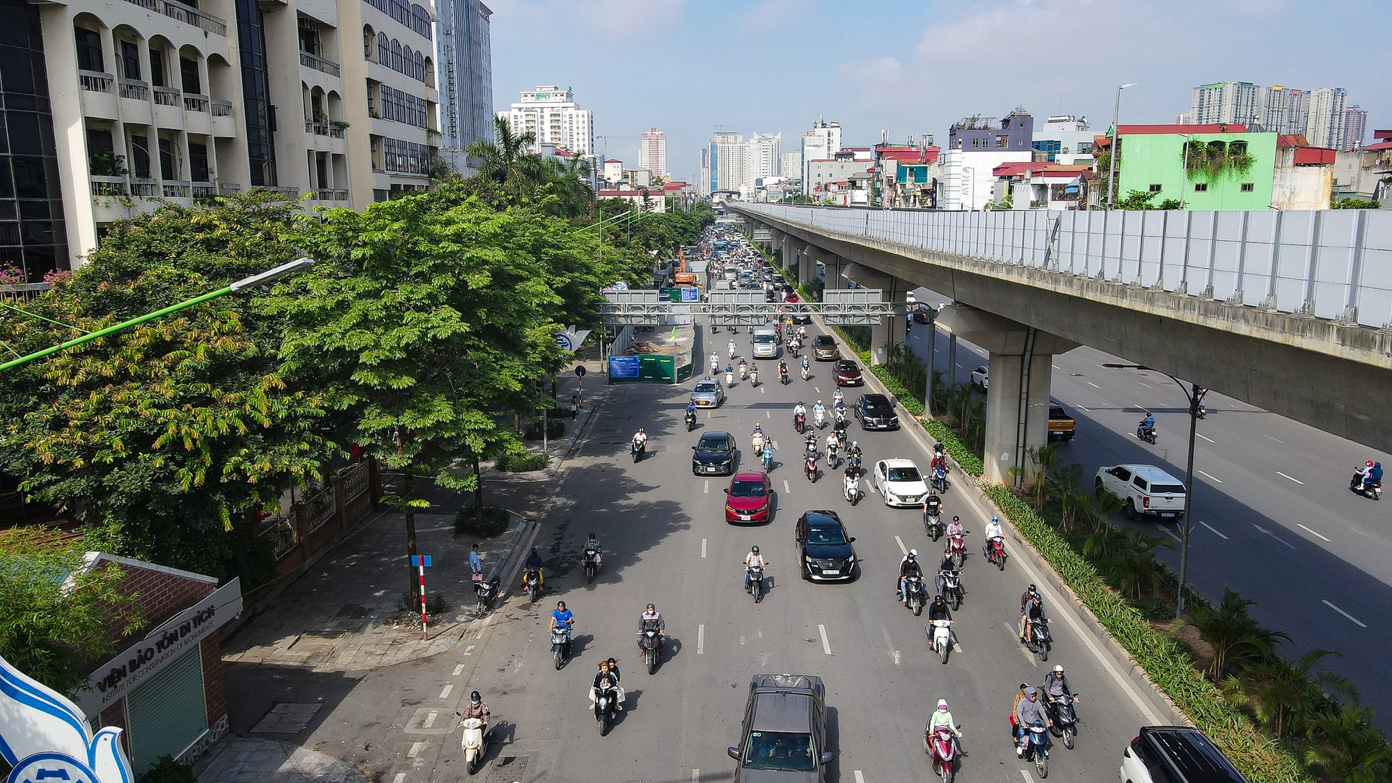 H&agrave;ng loạt l&ocirc; cốt &aacute;n ngữ tr&ecirc;n nhiều tuyến đường g&acirc;y &ugrave;n tắc - Ảnh 9.