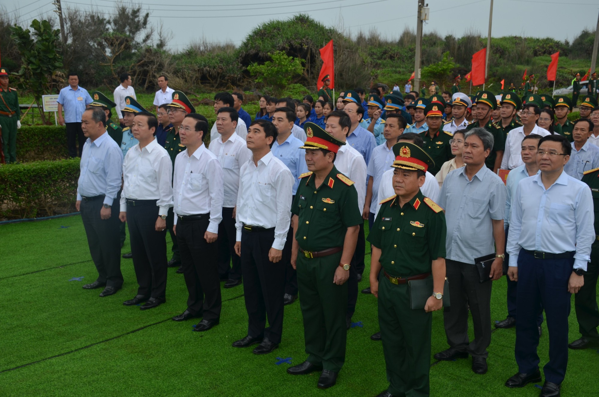 Chủ tịch nước: Bảo vệ vững chắc đảo Phú Quý là nhiệm vụ hàng đầu