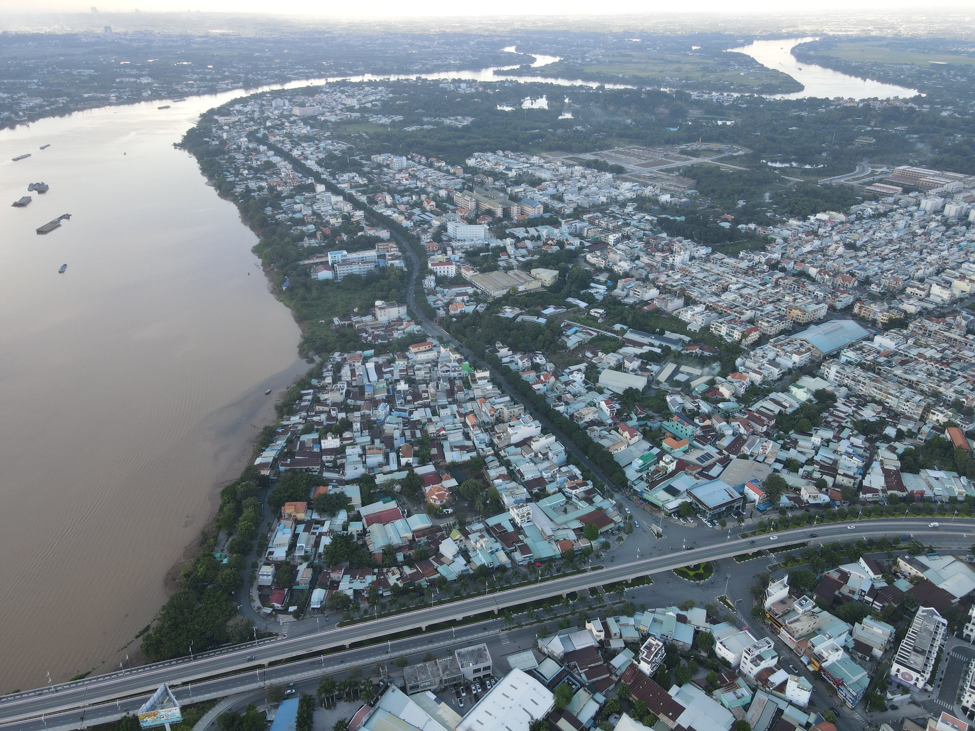Đồng Nai, Bình Dương "đánh thức" đô thị ven sông
