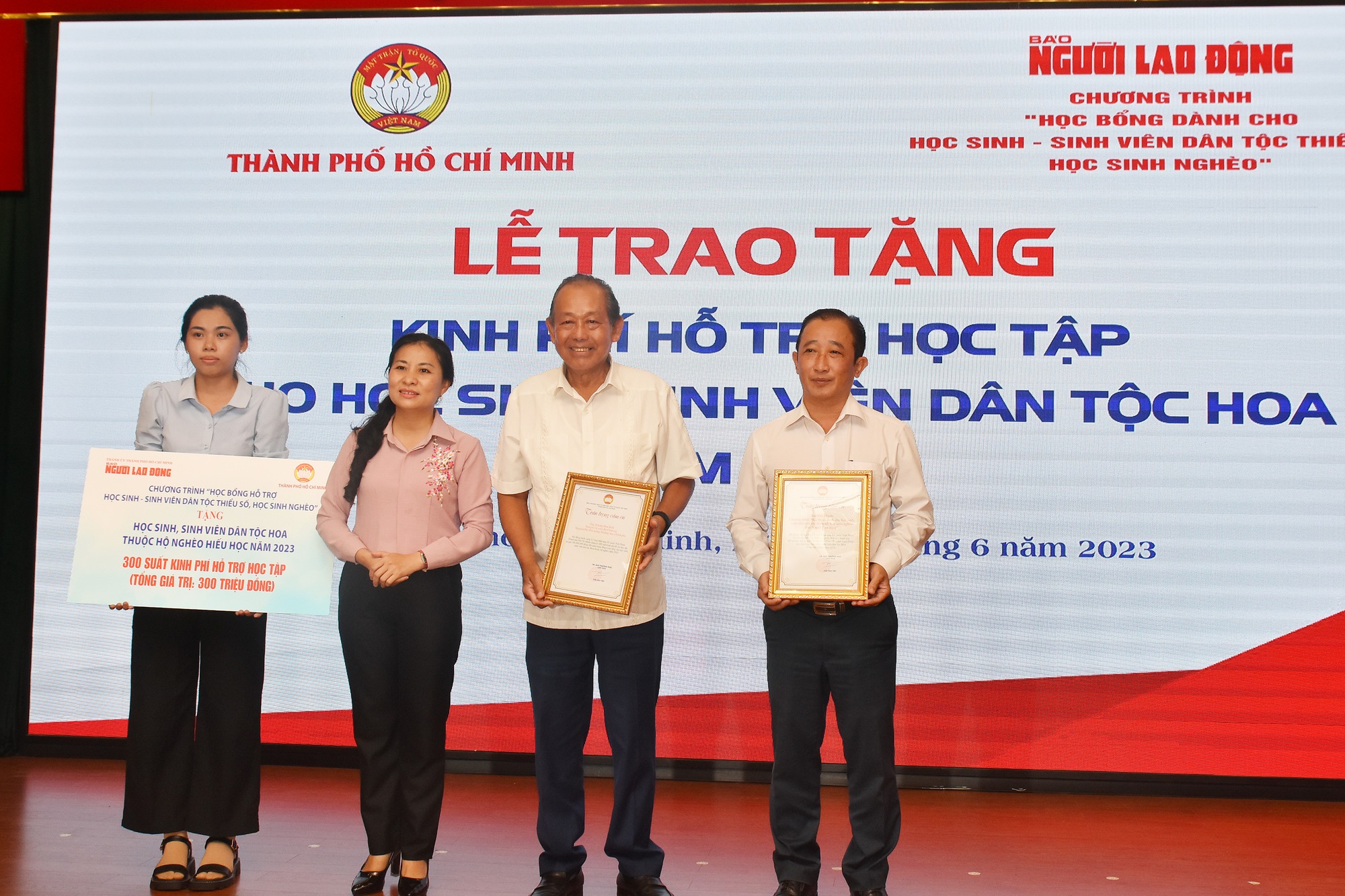 300 suất hỗ trợ kinh phí học tập đến với học sinh, sinh viên dân tộc Hoa ở TP HCM - Ảnh 5.