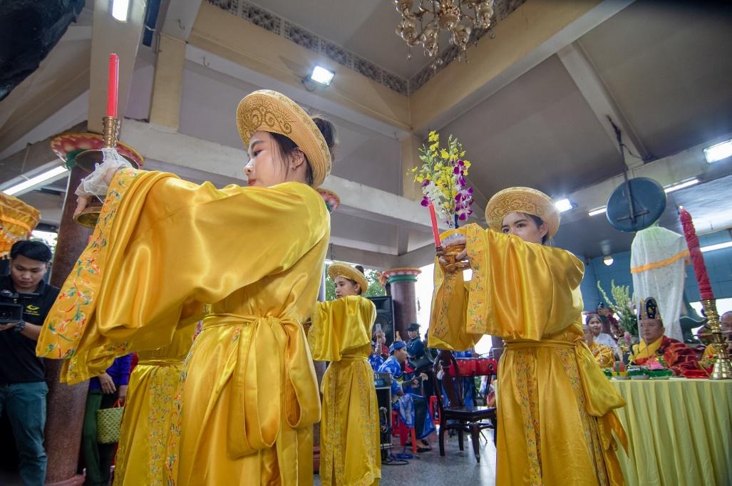 Lễ v&iacute;a B&agrave; Linh Sơn Th&aacute;nh Mẫu 2023 được tổ chức trang trọng tại hệ thống ch&ugrave;a B&agrave; T&acirc;y Ninh - Ảnh 2.