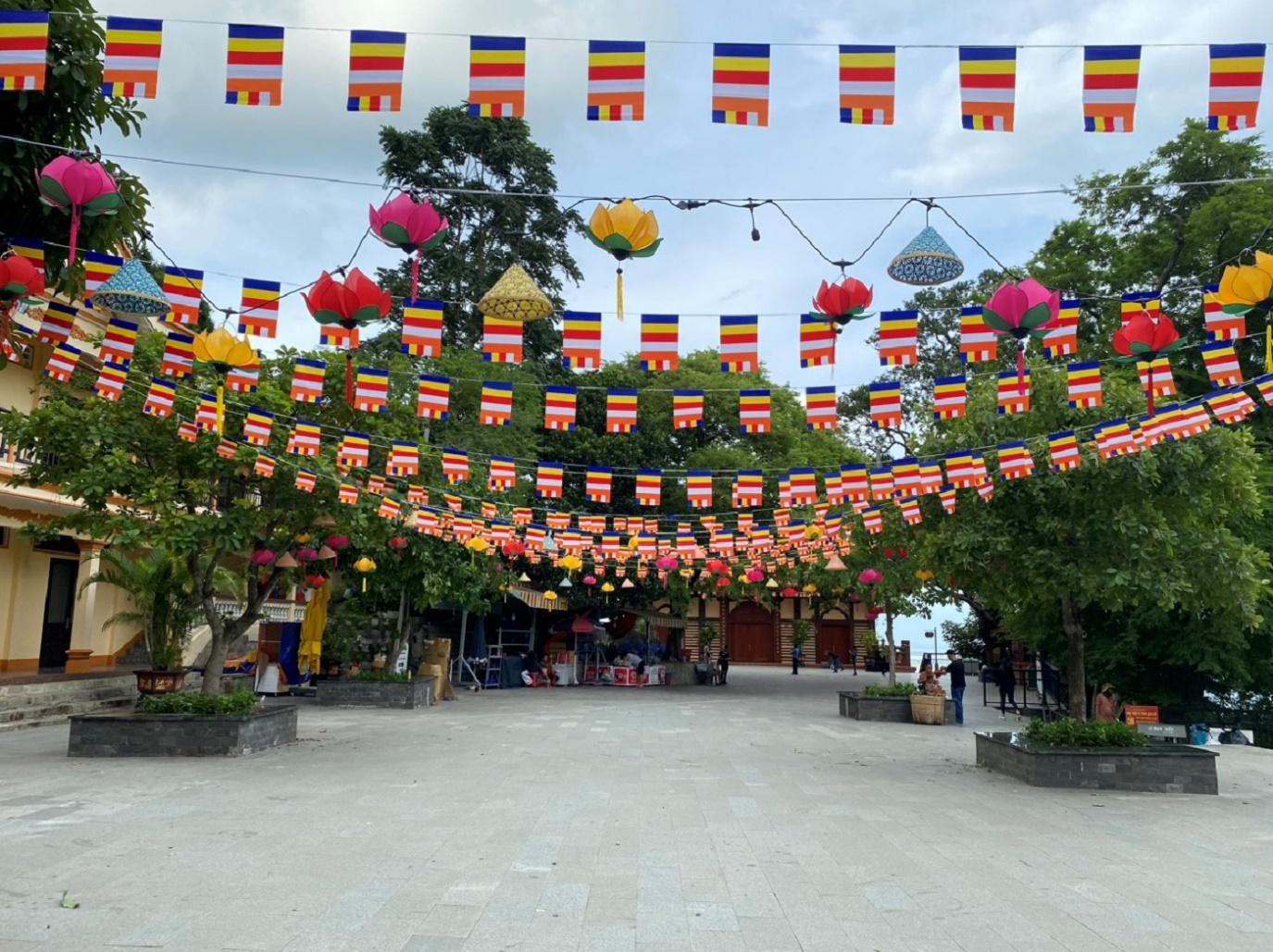 Lễ v&iacute;a B&agrave; Linh Sơn Th&aacute;nh Mẫu 2023 được tổ chức trang trọng tại hệ thống ch&ugrave;a B&agrave; T&acirc;y Ninh - Ảnh 4.