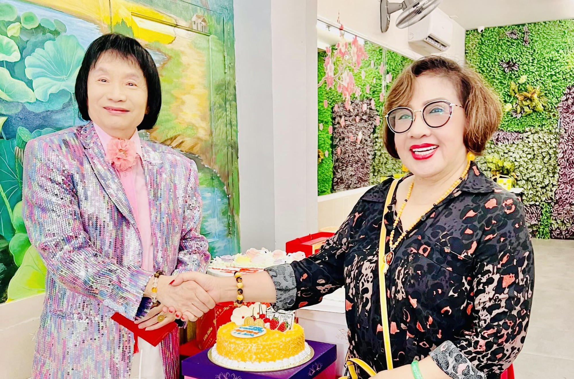 NSND Lệ Thủy mừng thọ "Khôi Nguyên vọng cổ" - NSND Minh Vương