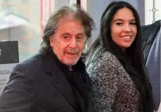 “Bố già” Al Pacino sốc, không tin có con ở tuổi 83