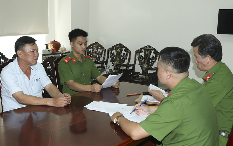Người đàn ông xin đầu thú sau 30 năm gây án, trốn vào Tây Nguyên lập nghiệp